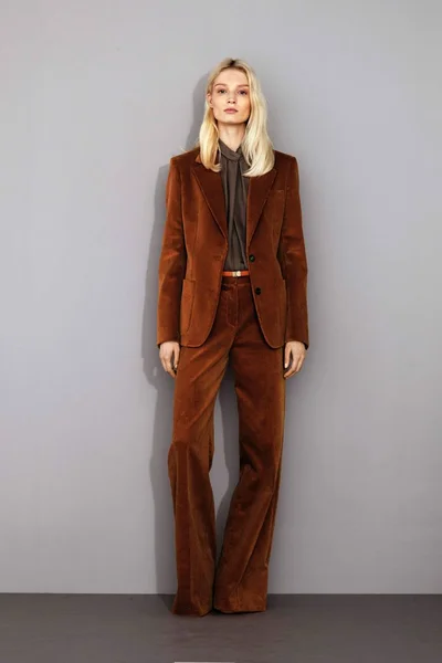 Look 8